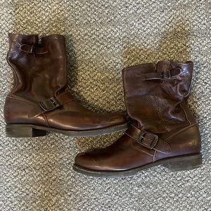 Frye Veronica Short